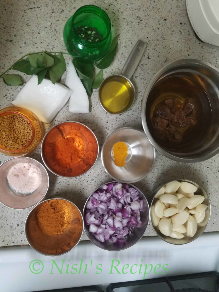 Ingredients for Poondu Kulambu