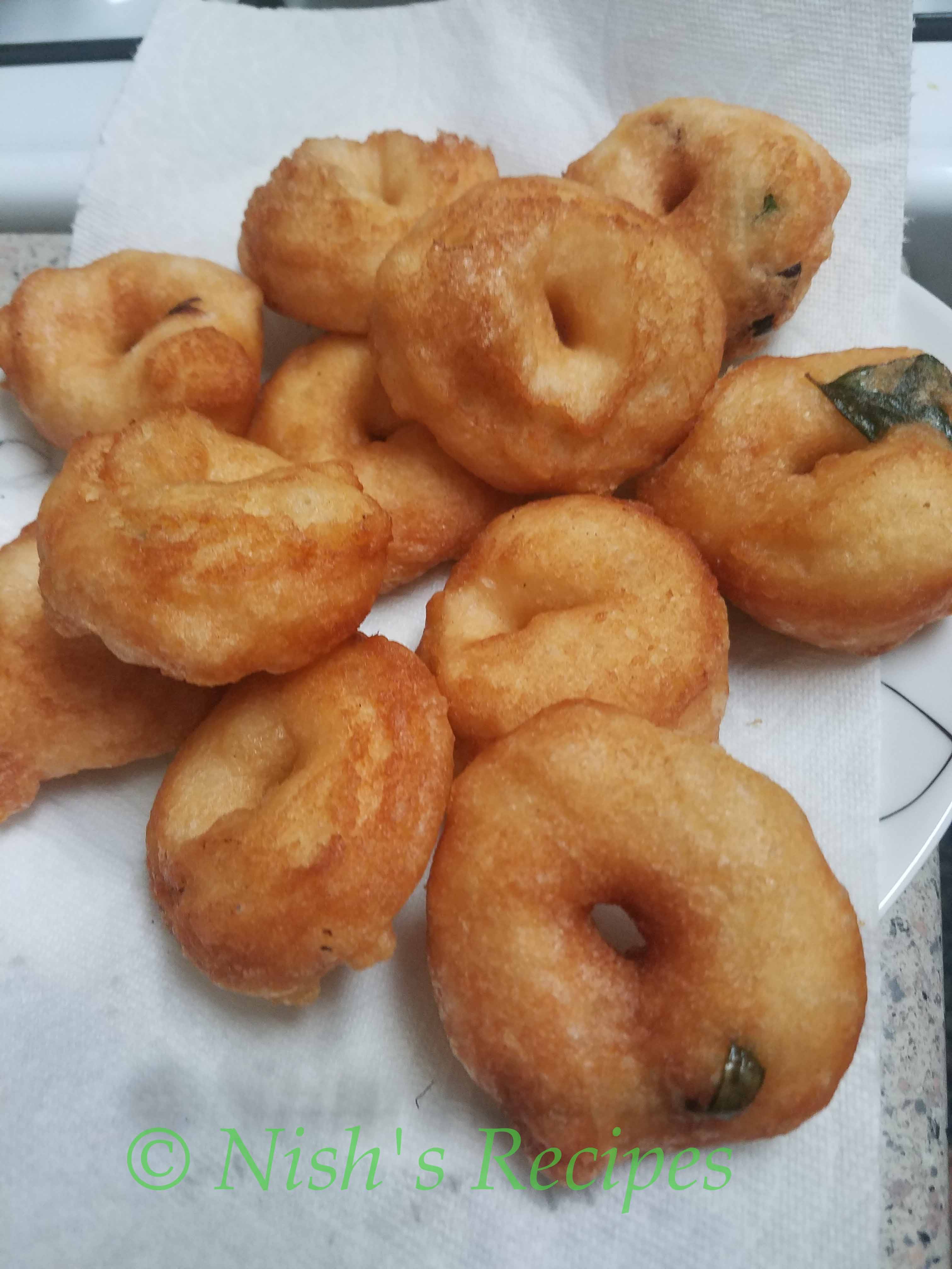 Medhu Vada » Nish's Recipes » Snacks » Medhu Vada